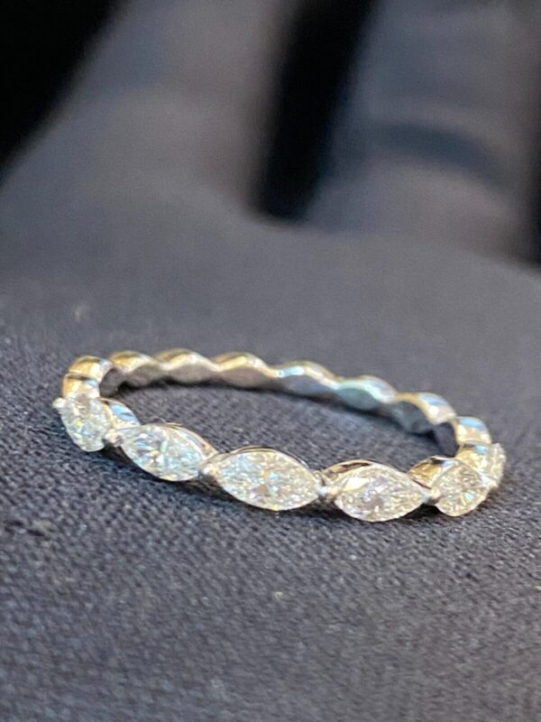 Stunning 0.60 Cts Marquise Shape Diamonds Engagement Band Ring In 750 18K Gold