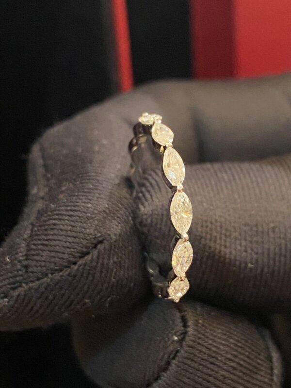 Stunning 0.60 Cts Marquise Shape Diamonds Engagement Band Ring In 750 18K Gold