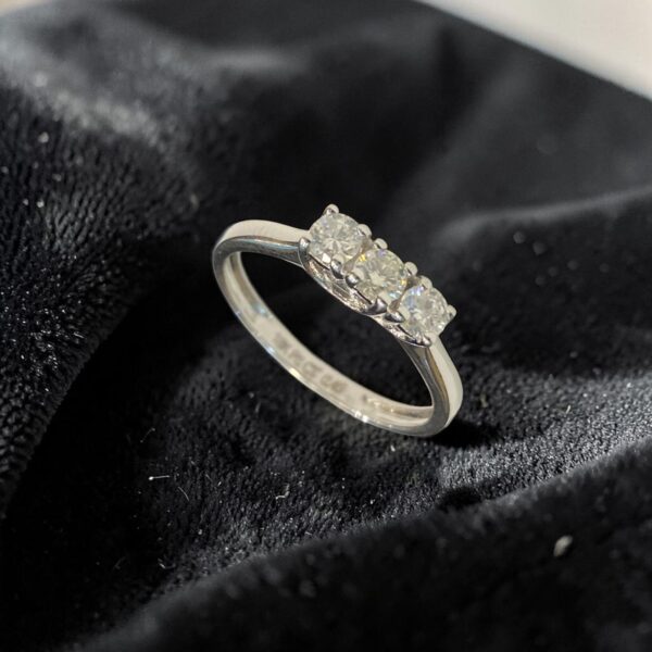 GIA Certified 0.75 Cts Round Brilliant F/VS1 Diamonds Three-Stone Ring 18KT Gold