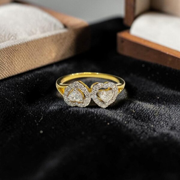 GIA Certified 0.95 Cts Heart Round Shape F/VS1 Diamonds Toi Et Moi Ring 18K Gold