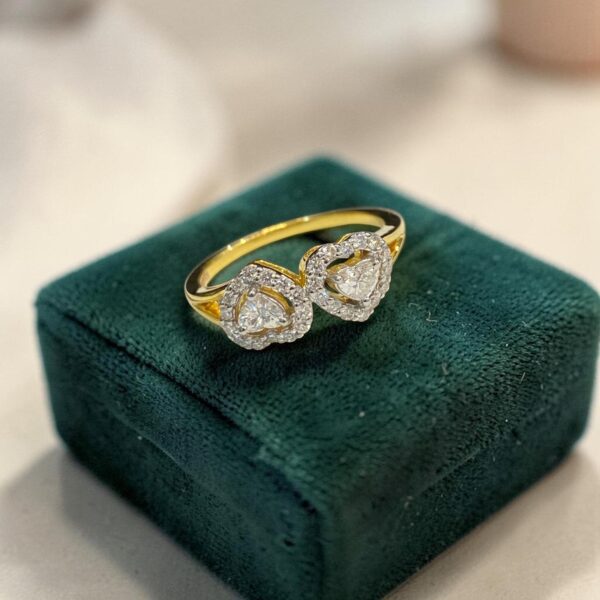 GIA Certified 0.95 Cts Heart Round Shape F/VS1 Diamonds Toi Et Moi Ring 18K Gold