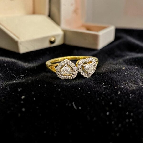 GIA Certified 0.95 Cts Heart Round Shape F/VS1 Diamonds Toi Et Moi Ring 18K Gold