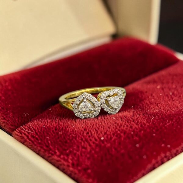 GIA Certified 0.95 Cts Heart Round Shape F/VS1 Diamonds Toi Et Moi Ring 18K Gold
