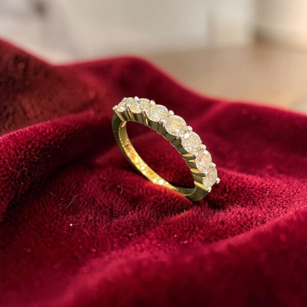 R-346 (21) 1.20 Cts Round Brilliant F/VS1 Diamonds Unisex 7-Stone Band Ring 14K Yellow Gold