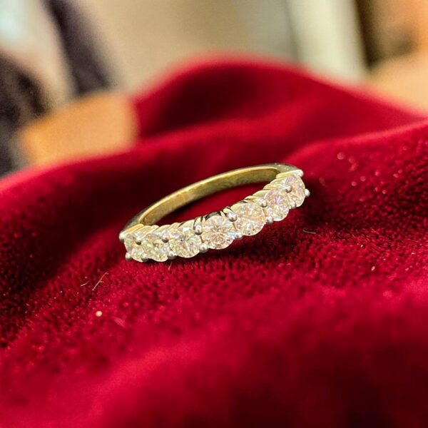 R-346 (23) 1.20 Cts Round Brilliant F/VS1 Diamonds Unisex 7-Stone Band Ring 14K Yellow Gold