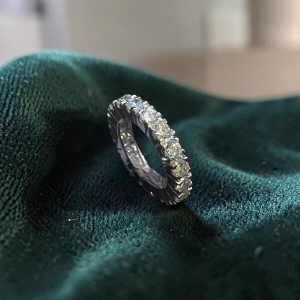 3.60 Cts Round Brilliant F/VS1 Diamonds Unisex Eternity Band Ring 18K White Gold