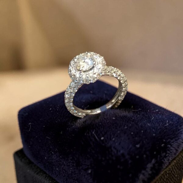 GIA Certified 4.35 Cts Round Brilliant F/VS1 Diamonds Engagement Ring 18K Gold