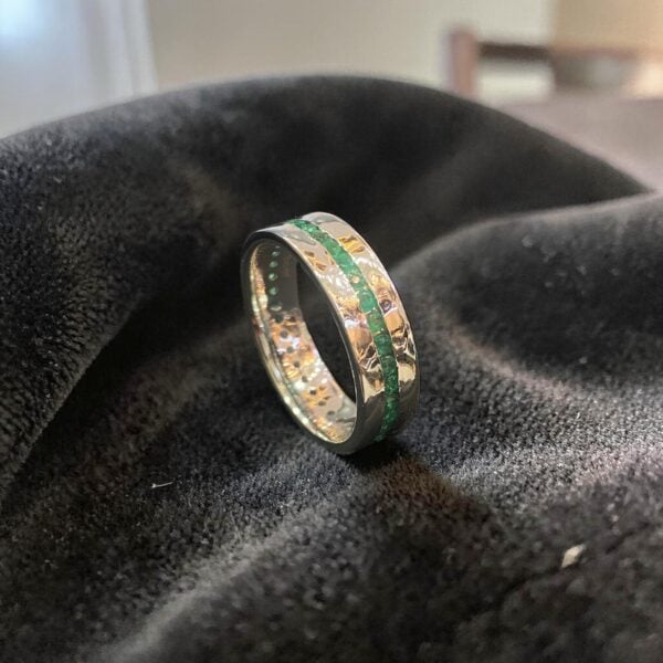 Stunning 1.25 Cts Natural Emerald Unisex Channel Set Band Ring In 18K White Gold