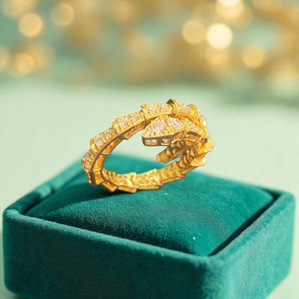 Pave 0.85 Cts Round Brilliant Cut F/VS1 Diamonds Serpentine Unisex Ring in 14K Gold