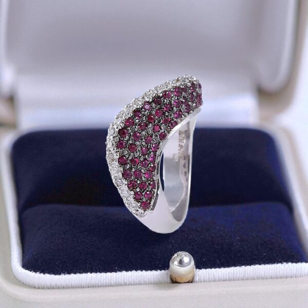 Stunning 2.55 Cts F/VS1 Round Brilliant Cut Diamonds Ruby Cocktail Ring 18K Gold
