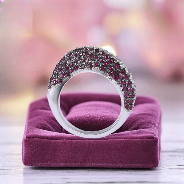 Stunning 2.55 Cts F/VS1 Round Brilliant Cut Diamonds Ruby Cocktail Ring 18K Gold