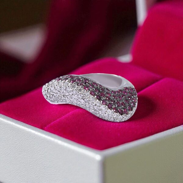 Stunning 2.55 Cts F/VS1 Round Brilliant Cut Diamonds Ruby Cocktail Ring 18K Gold