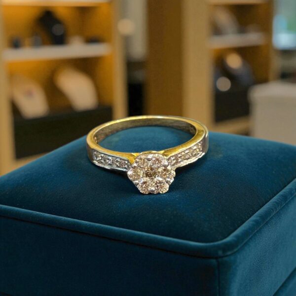 Pave 0.62 Cts Round Brilliant Cut F/VS1 Diamonds Engagement Ring 18K Yellow Gold
