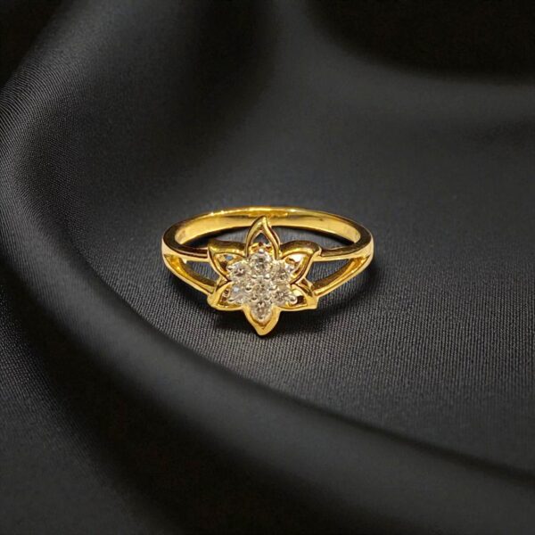 Stunning 1/4 Carats F/VS1 Round Brilliant Diamonds Floral Anniversary Ring 18K Gold