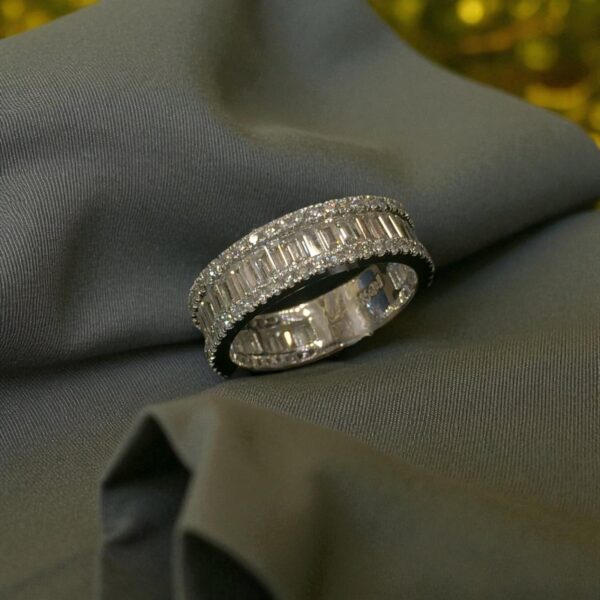 R-463 (31) Pave 2.58 Cts Round Baguette Diamonds Unisex Half Eternity Band Ring 14K Gold