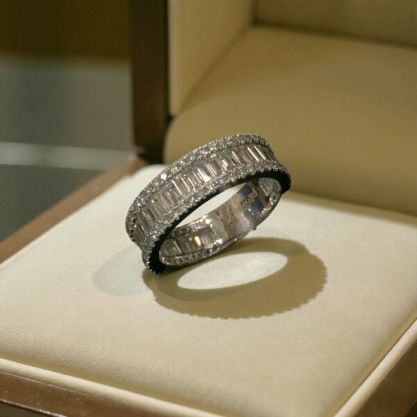 R-463 (32) Pave 2.58 Cts Round Baguette Diamonds Unisex Half Eternity Band Ring 14K Gold