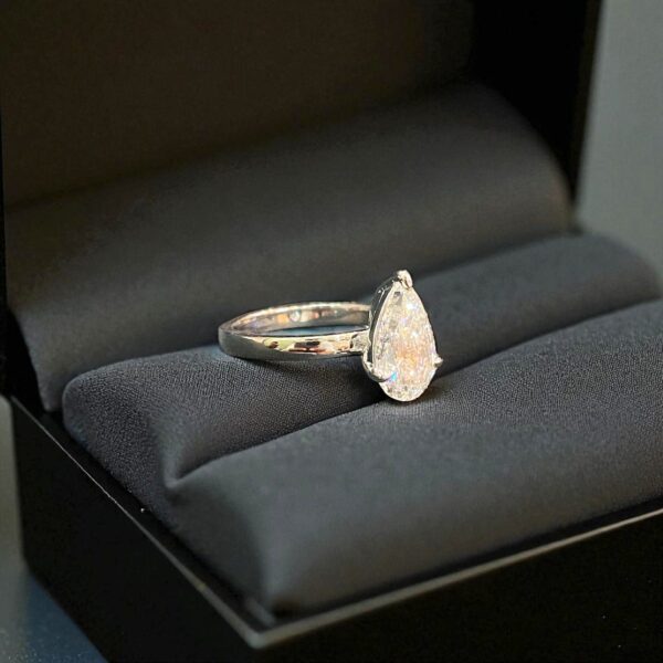 R-464 (28) GIA Certified 1.50 Cts F/VS1 Pear Shape Natural Diamond Engagement Ring 18K Gold