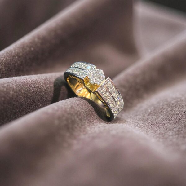 Pave 0.90 Cts Round Brilliant Cut F/VS1 Diamonds Engagement Ring 18K Yellow Gold