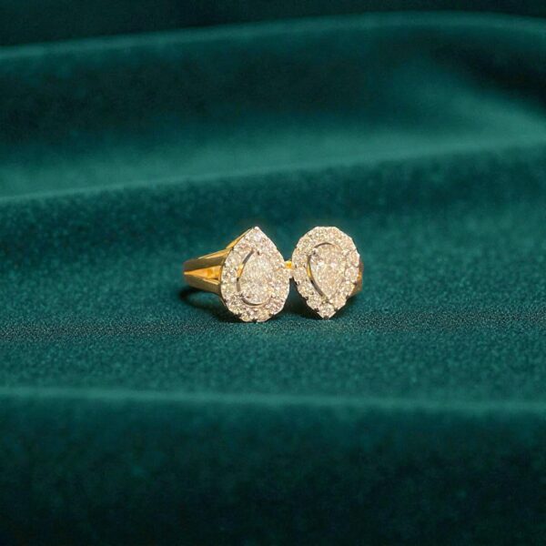 R-477 (21) Stunning 0.90 Cts Pear Round Shape F/VS1 Diamonds Twin Pear Halo Ring 18K Gold