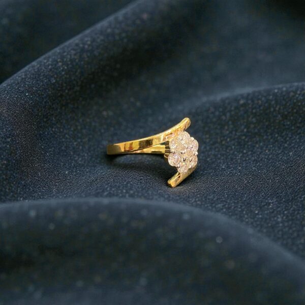 Pave 1/2 Cts Round Brilliant Cut F/VS1 Diamonds Floral Engagement Ring 18K Gold
