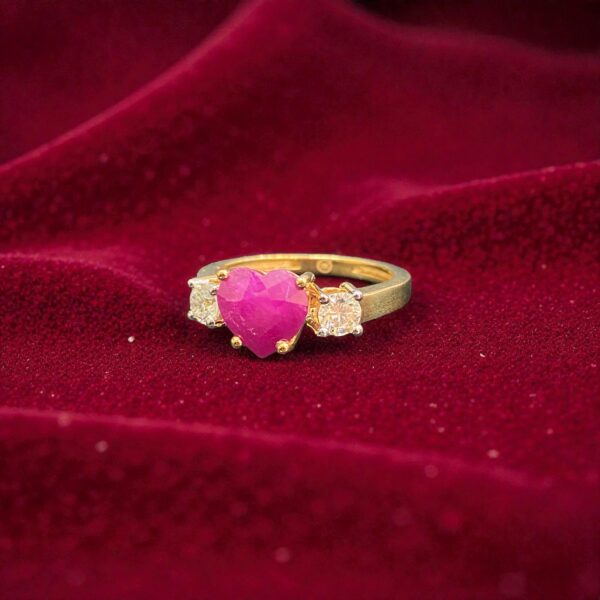 2.90 Cts Round Brilliant F/VS1 Diamonds Ruby Three-Stone Ring 18K Gold
