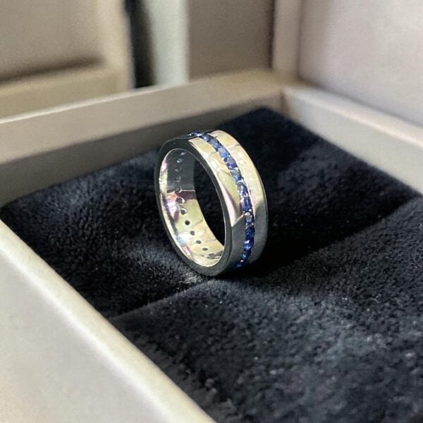 Classy 1.70 Cts Natural Blue Sapphire Unisex Eternity Band Ring 18K White Gold