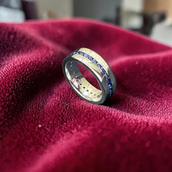 Classy 1.70 Cts Natural Blue Sapphire Unisex Eternity Band Ring 18K White Gold