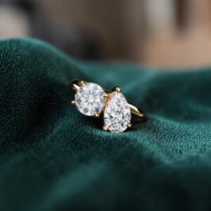 GIA Certified 3.50 Cts Round Pear Shape F/VS1 Diamonds Toi Et Moi Ring 18K Gold