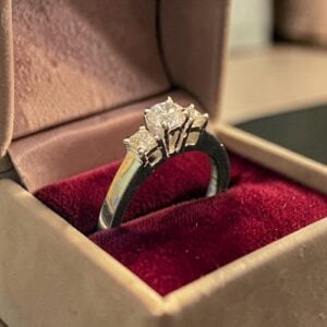 R-498 (15) Stunning 0.90 Cts Round Princess Shape F/VS1 Diamonds Three-Stone Ring 14K Gold