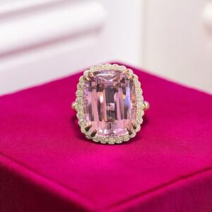 Stunning 2.16 Cts Round Brilliant Cut F/VS1 Natural Diamonds Party Ring 18K Gold