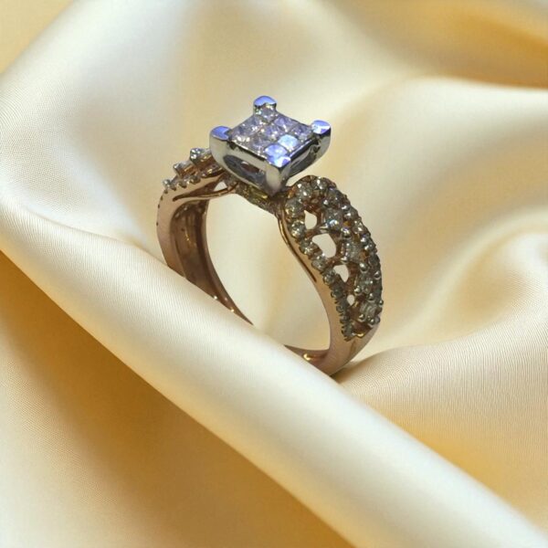 Splendid 0.96 Cts Princess Round Shape Natural Diamonds Engagement Ring 14K Gold