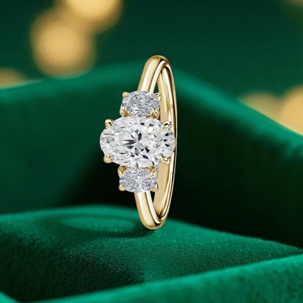 GIA Certified 2.50 Cts Oval Shape F/VS1 Diamonds Trilogy Solitaire Ring 18K Gold
