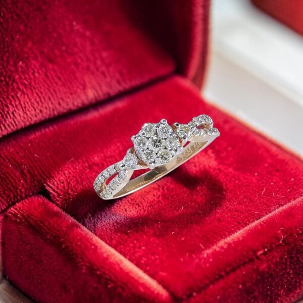 R-581 (8) Pave 0.77 Cts Round Brilliant F/VS1 Diamonds Anniversary Ring 18K Yellow Gold
