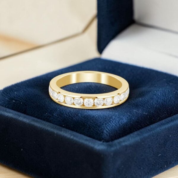 Pave 1.10 Cts Round Brilliant F/VS1 Diamonds Channel Unisex Band Ring 18K Gold
