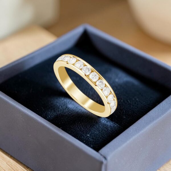 Pave 1.10 Cts Round Brilliant F/VS1 Diamonds Channel Unisex Band Ring 18K Gold