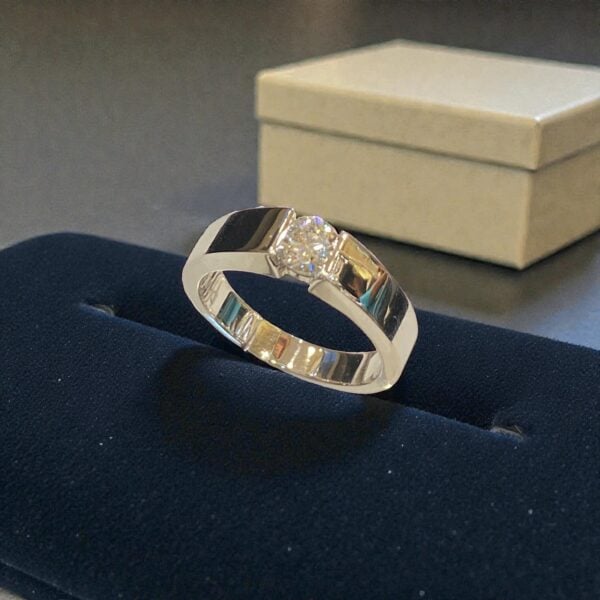 R-593 (10) GIA Certified 0.50 Cts Round Brilliant F/VS1 Diamond Men's Band Ring In 14K Gold