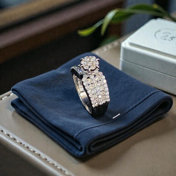 Stunning 1.68 Cts Round Brilliant F/VS1 Diamonds Multi-Row Band Ring In 14K Gold