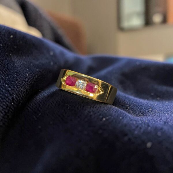 R-608 (19) 0.70 Cts Round Brilliant F/VS1 Diamonds Channel Set Ruby Men's Ring In 18K Gold