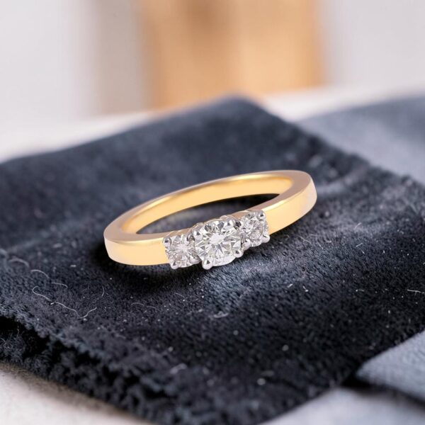 1 Cts GIA Certified Round Brilliant F/VS1 Diamonds Three-Stone Ring In 18K Gold