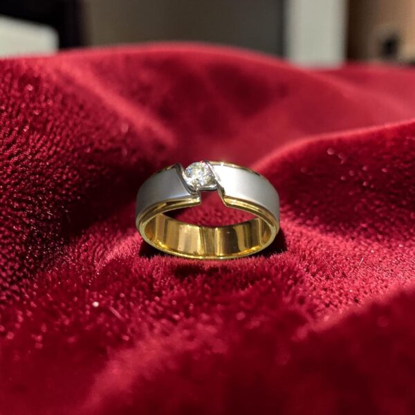 GIA Certified 0.25 Cts Round Brilliant F/VS1 Diamond Men’s Band Ring In 14K Gold