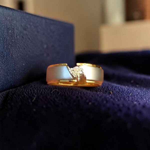 GIA Certified 0.25 Cts Round Brilliant F/VS1 Diamond Men’s Band Ring In 14K Gold