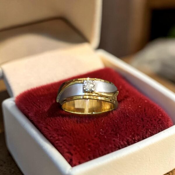 1/4 Cts GIA Certified Round Brilliant F/VS1 Diamond Men’s Band Ring In 14K Gold