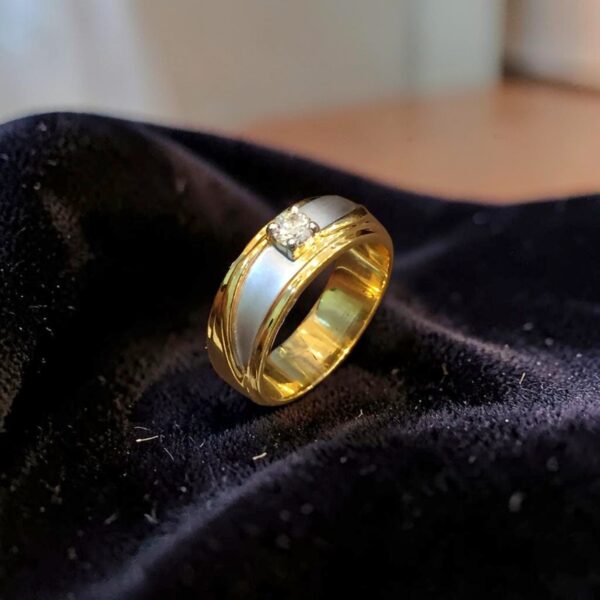 1/4 Cts GIA Certified Round Brilliant F/VS1 Diamond Men’s Band Ring In 14K Gold