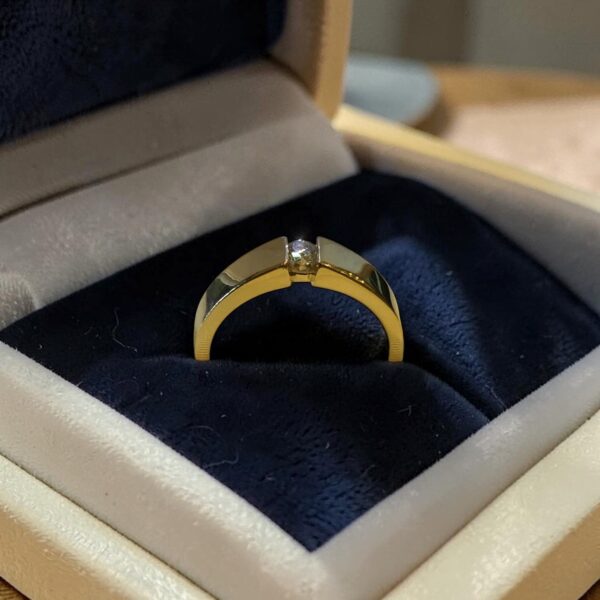 GIA Certified 0.25 Cts Round F/VS1 Diamond Tension Set Men's Band Ring 14K Gold