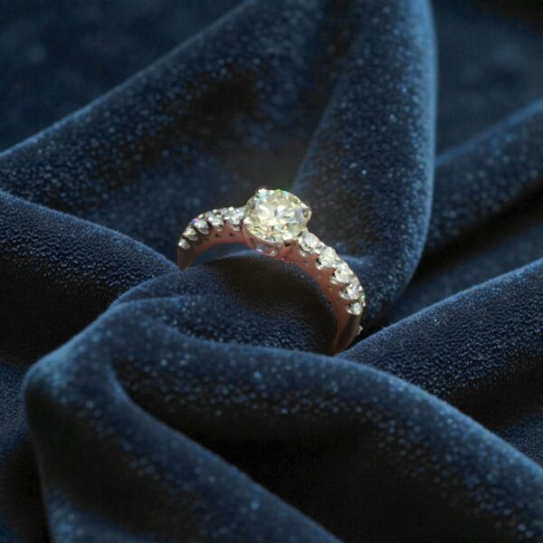R-629 (21) GIA Certified 1.50 Cts Round Brilliant F/VS1 Diamonds Engagement Ring 18K Gold