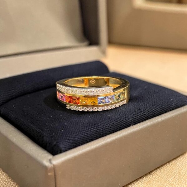 2.58 Cts Round Brilliant F/VS1 Diamonds Rainbow Sapphire Unisex Ring In 14K Gold