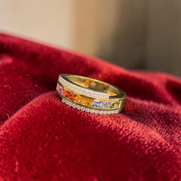 2.58 Cts Round Brilliant F/VS1 Diamonds Rainbow Sapphire Unisex Ring In 14K Gold