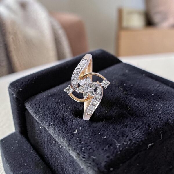 Stunning 0.56 Cts Round Brilliant F/VS1 Diamonds Engagement Ring 14K Yellow Gold