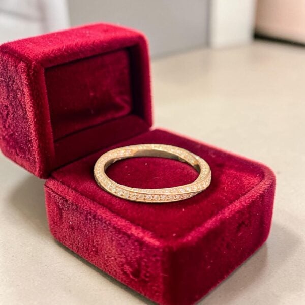 R-639 (21) Pavé 0.98 Cts Round Brilliant F/VS1 Diamonds Spiral Band Ring in 14K Rose Gold