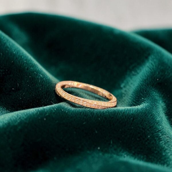 R-639 (24) Pavé 0.98 Cts Round Brilliant F/VS1 Diamonds Spiral Band Ring in 14K Rose Gold
